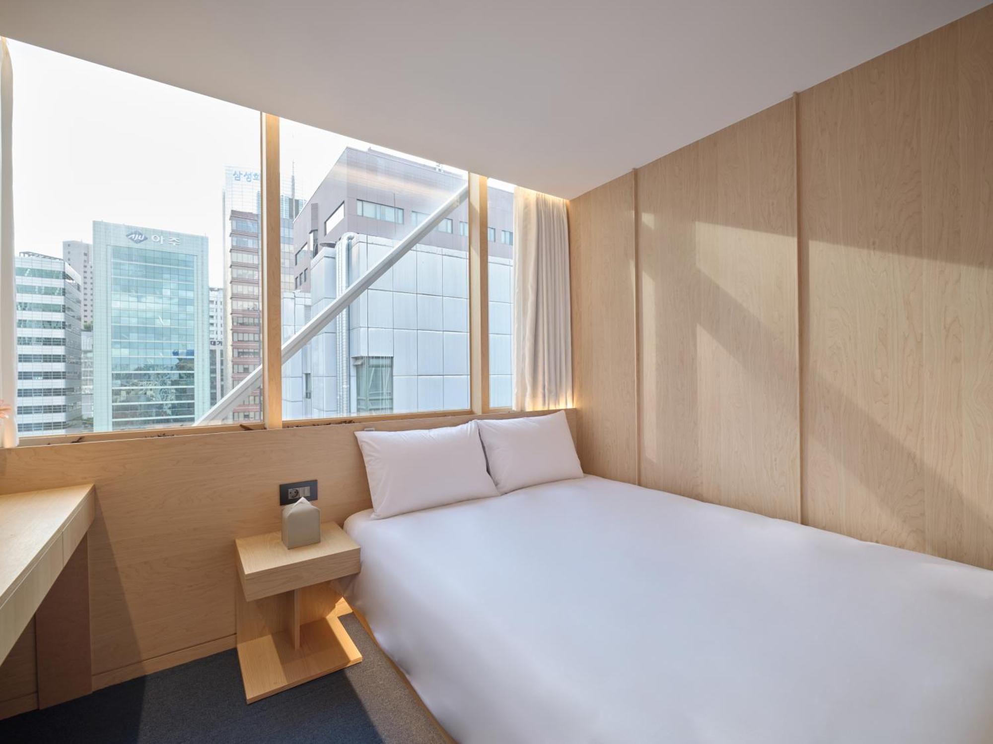 Uh The Gangnam Hotel