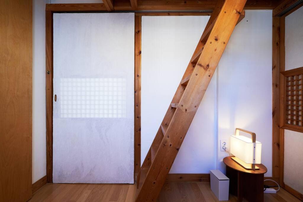 Jay Hanok ㅡ 3br 3bath ㅡ 8min From Anguk Stn Holiday home Seoul