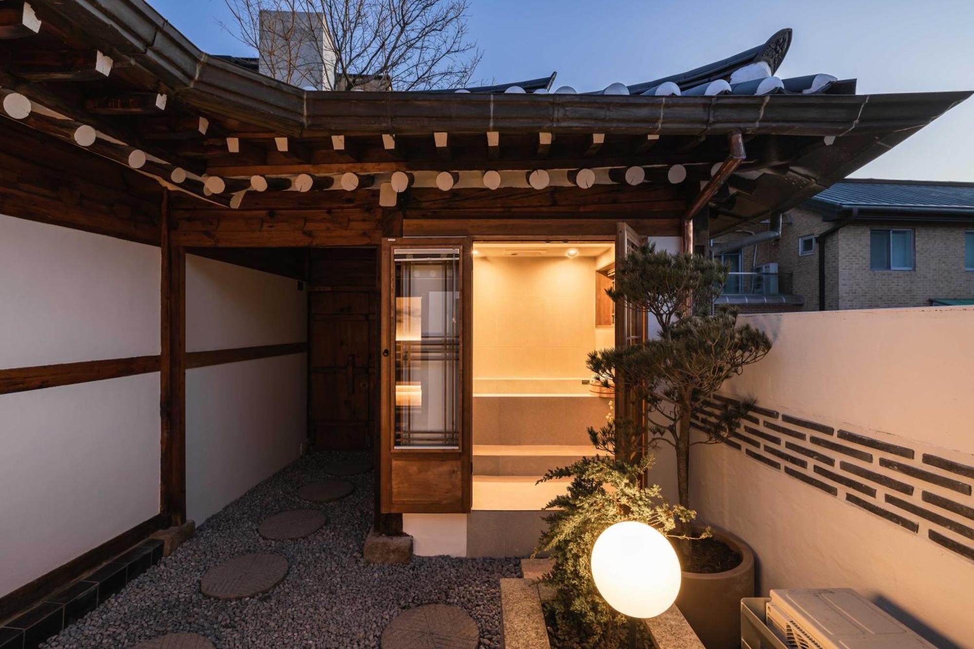 Moonlight Hill Apartment *