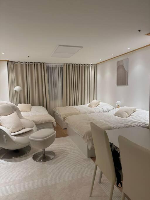 Apartment New Hongdae Station House