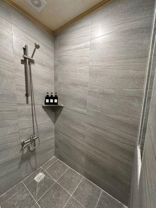 New Hongdae Station House Apartment *