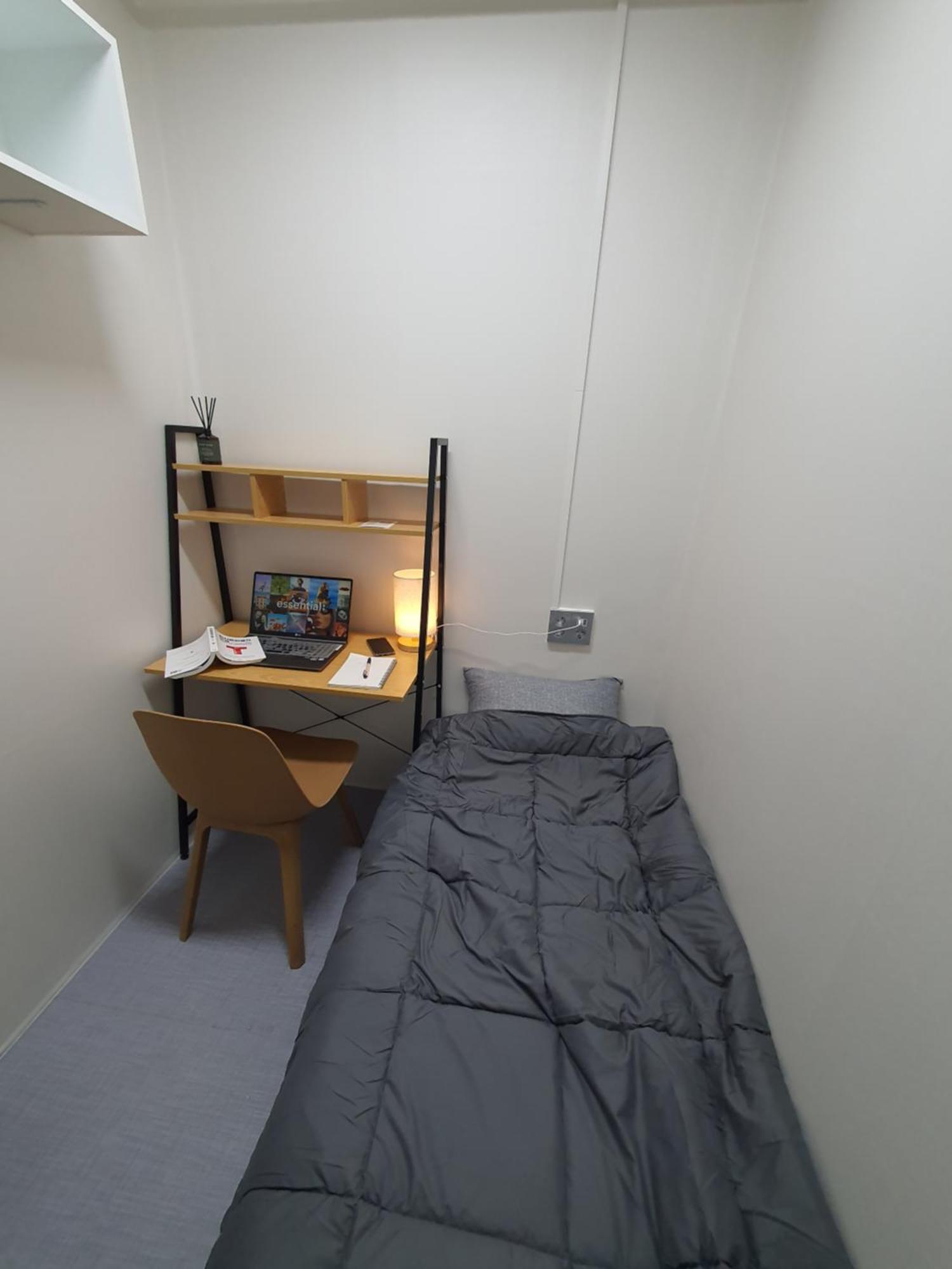 Dk-man Only- Hostel