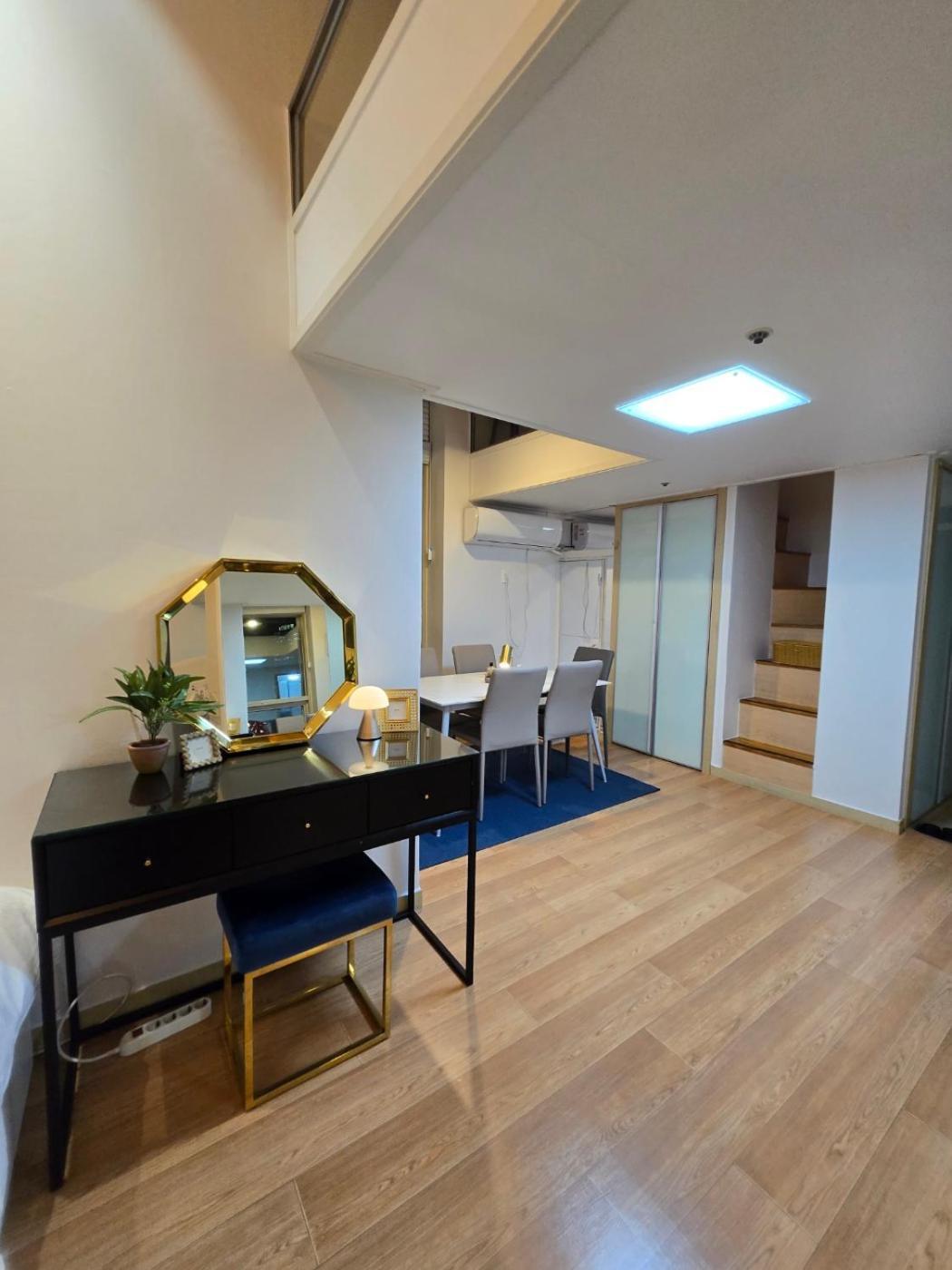 Gleam House Apartment