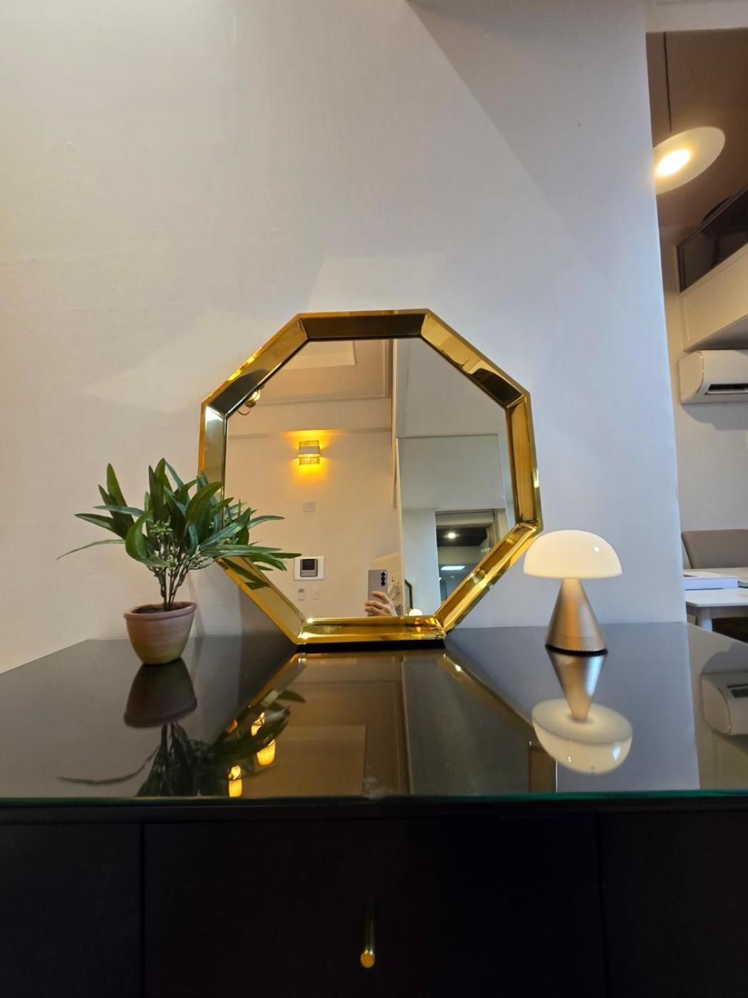 Apartment Gleam House