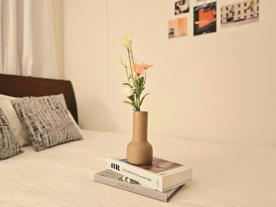 Gangnam Cozy Near Sinnonhyeon, 3 Queen Beds, Sofa Seoul
