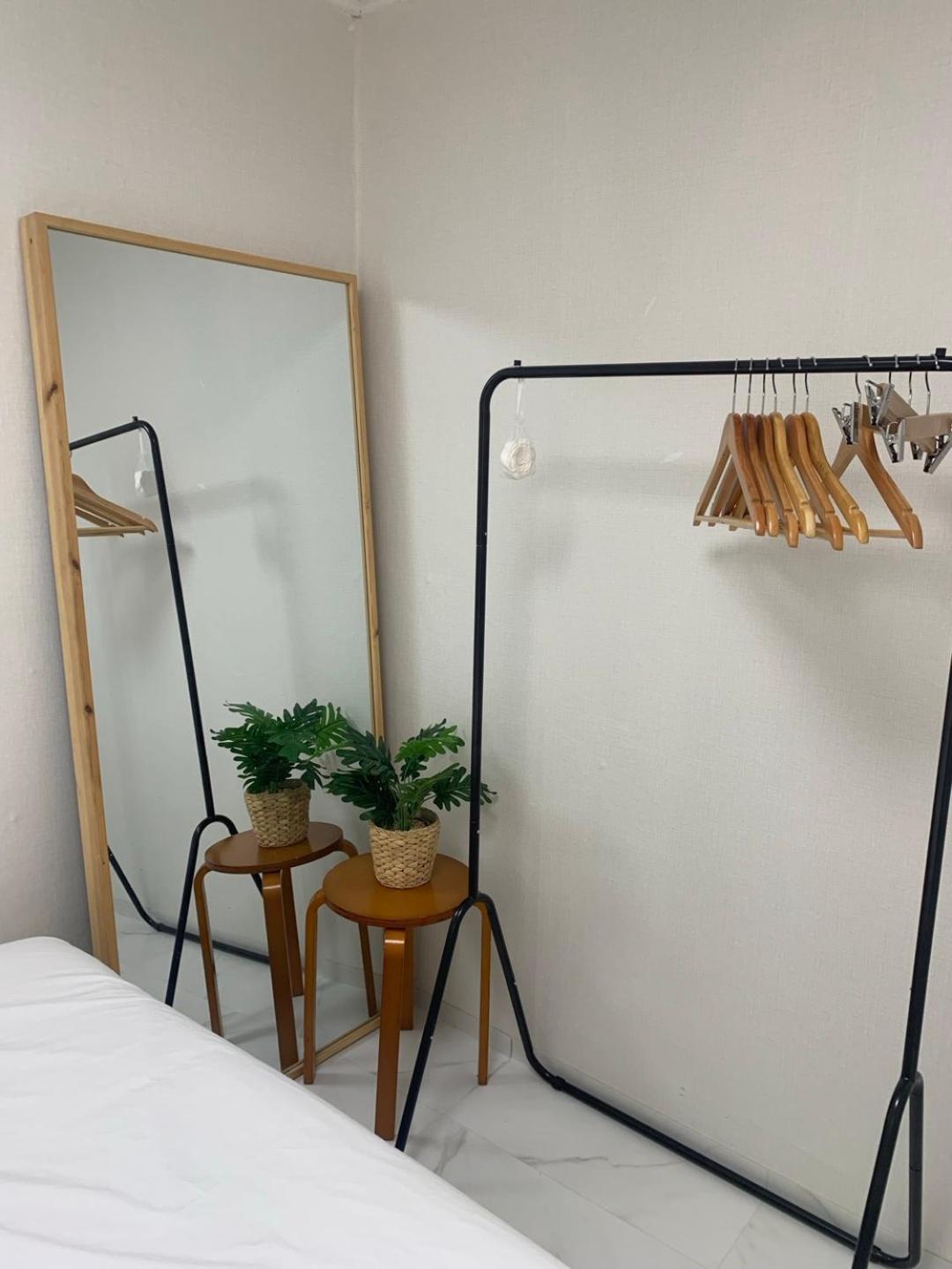Modernstay Hongdae#mangwon Local Market 10mins, Hongdae, Airport Bus, Hanriver Park 10min,family Apartment