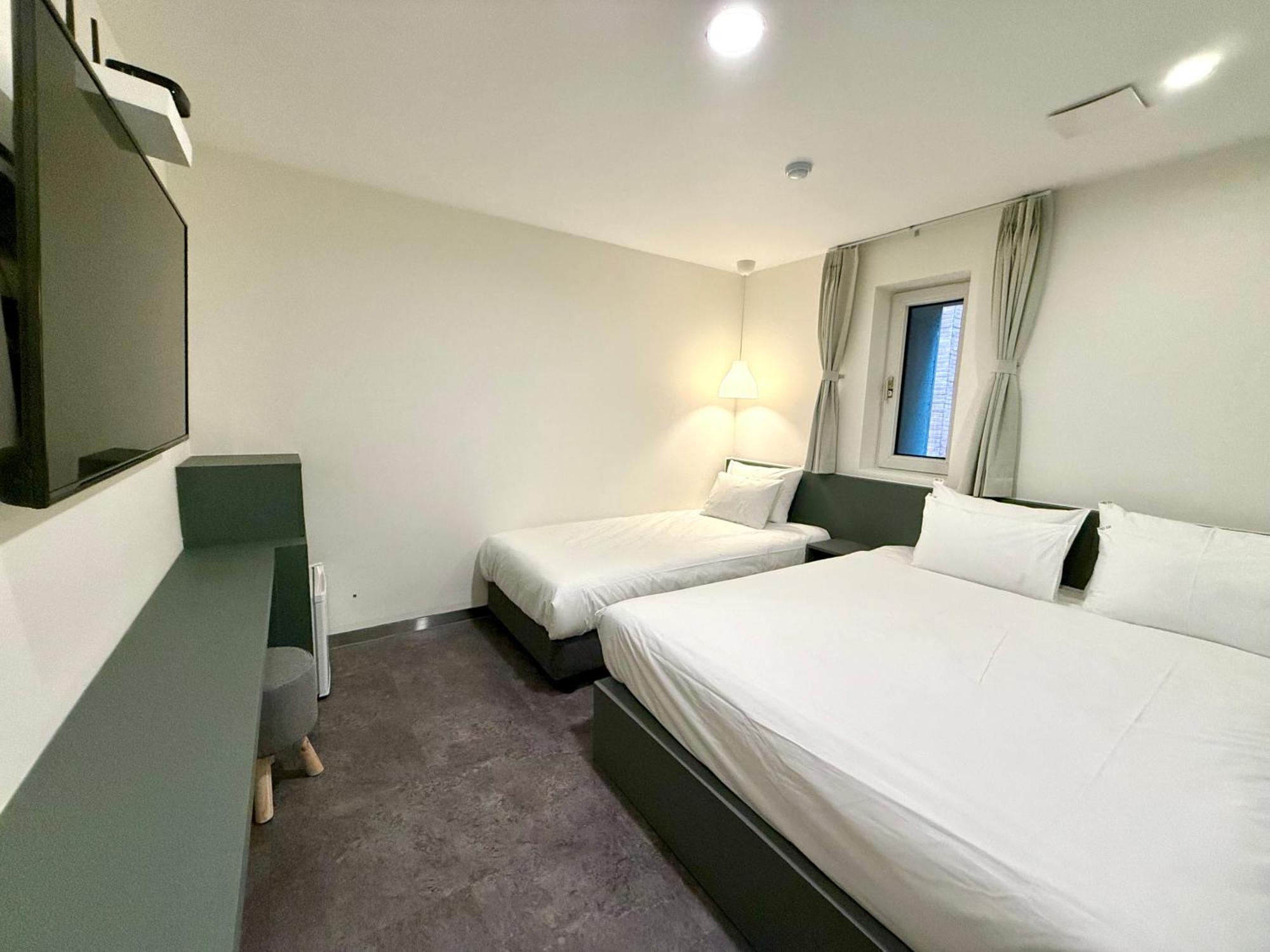 Firststay Hongdae 2* Seul