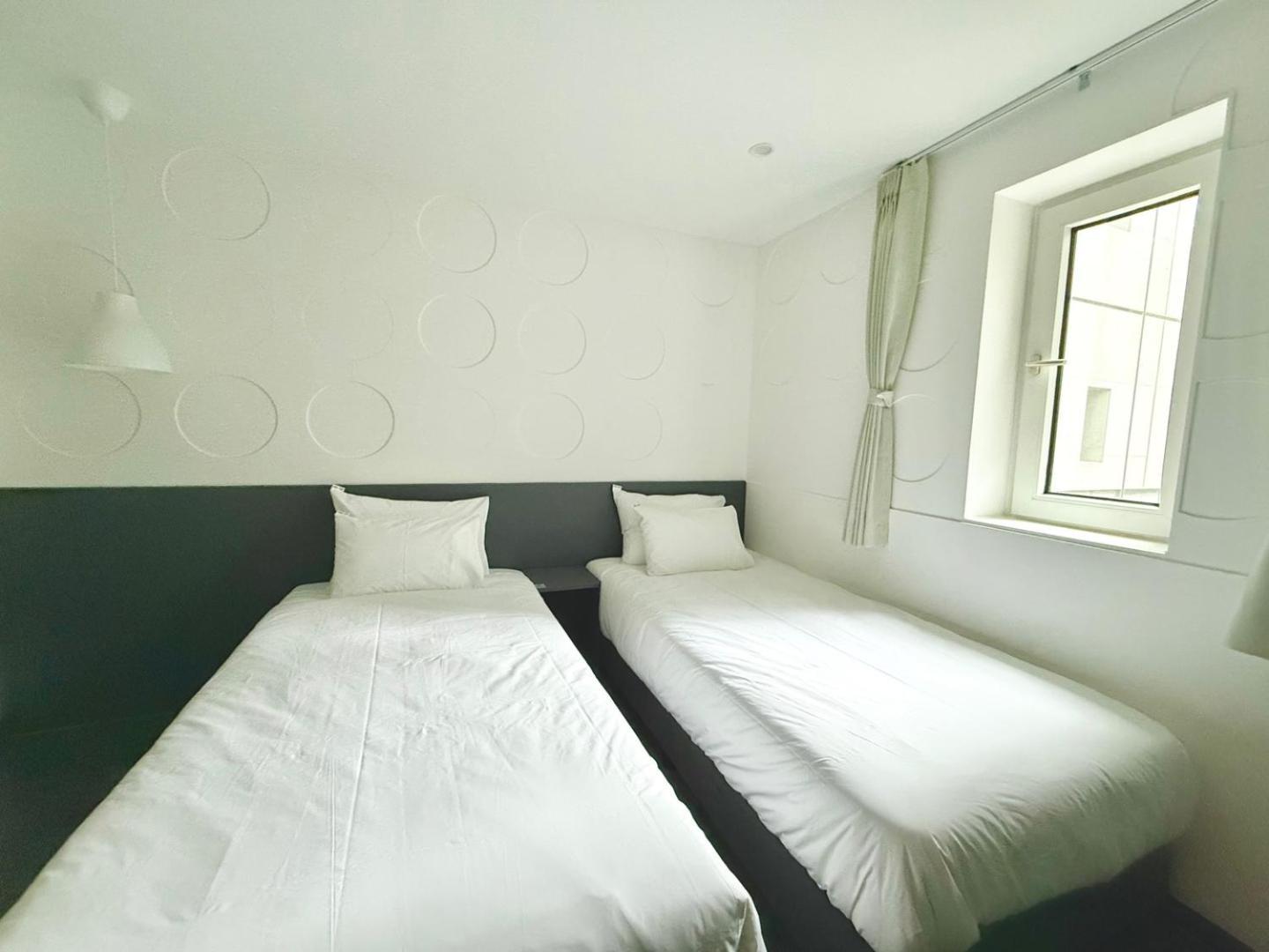 Firststay Hongdae 2*