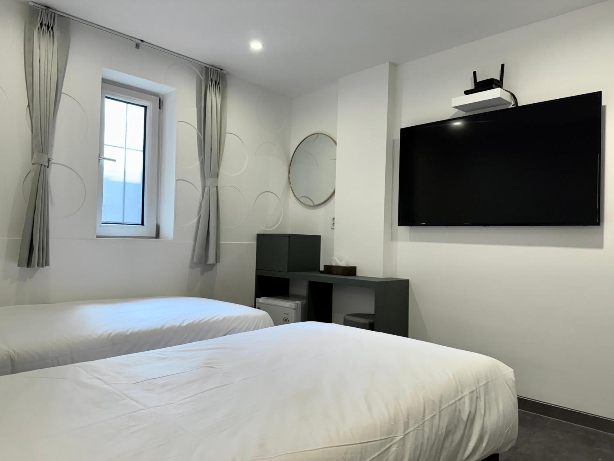 Hotel Firststay Hongdae 2*
