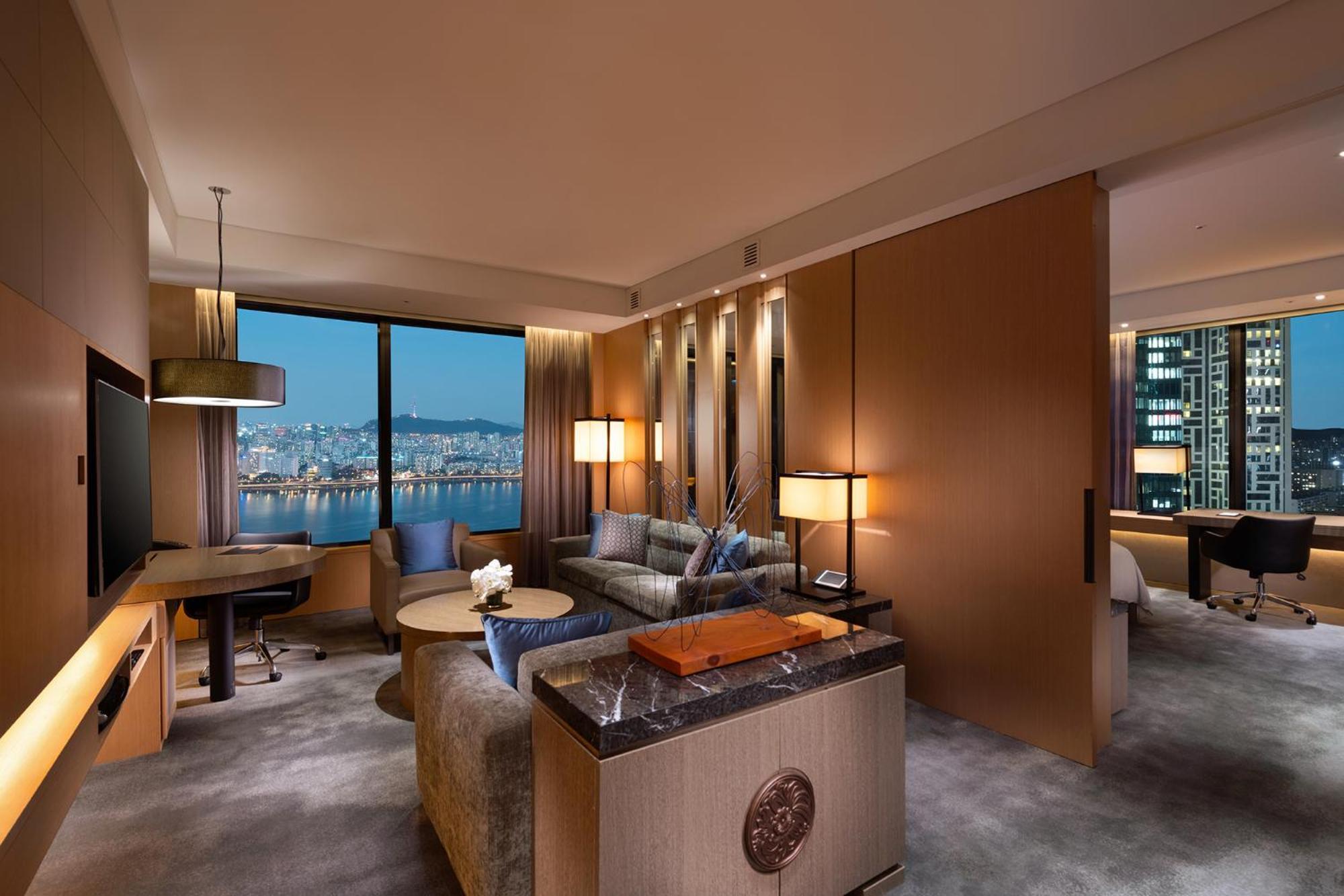 Conrad 5*