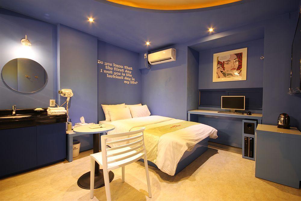 Fiona Hotel 2*