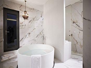 Snow Hotel 3*