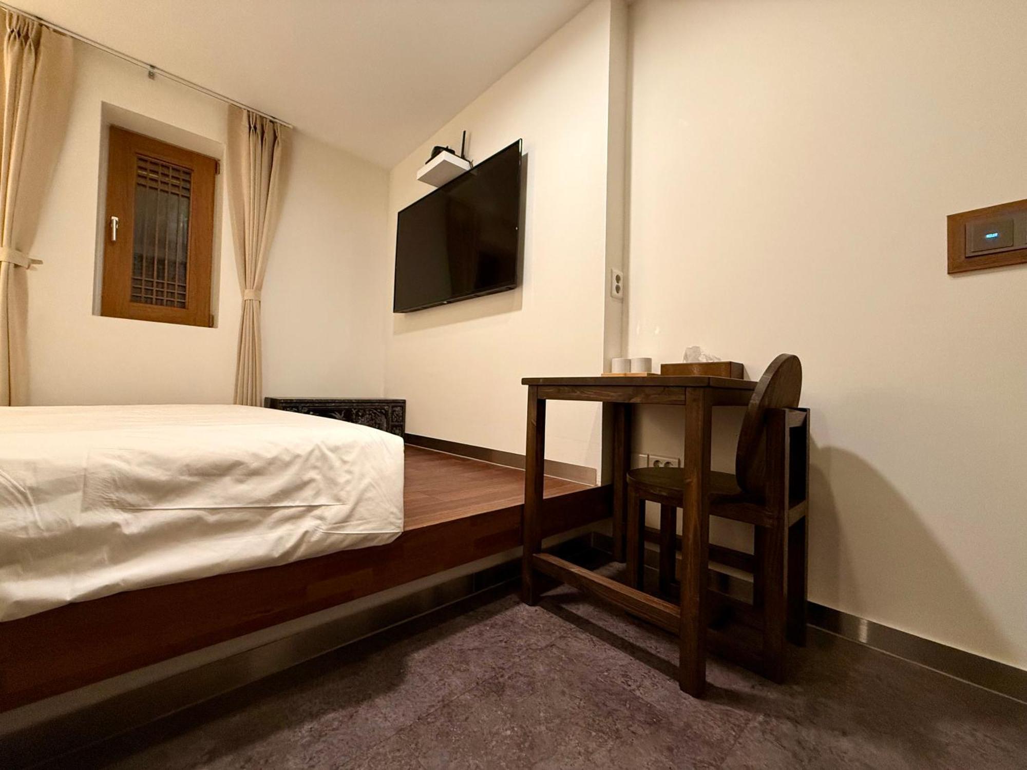 Firststay Hongdae 2* Seul