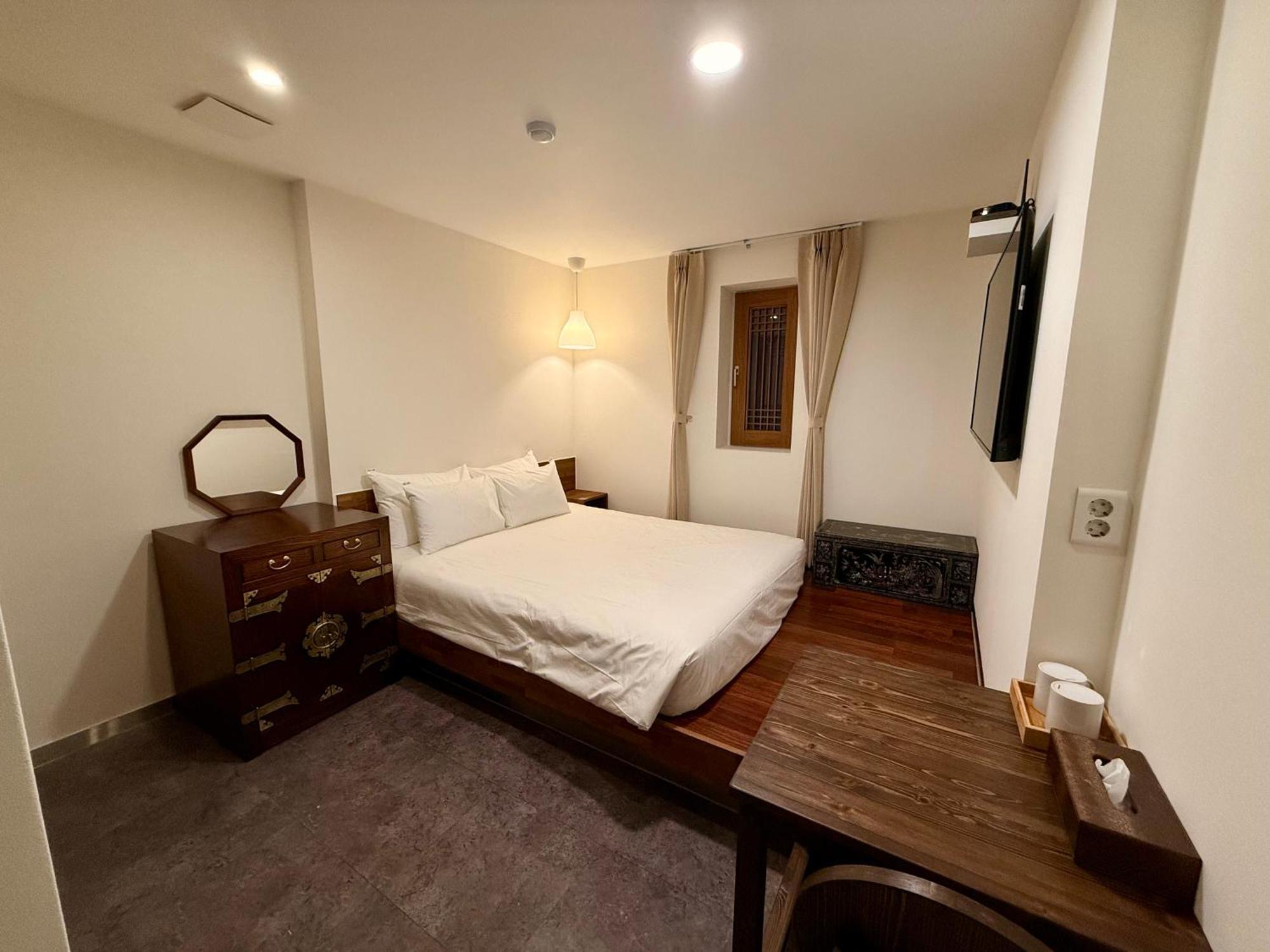 Hotel Firststay Hongdae 2*
