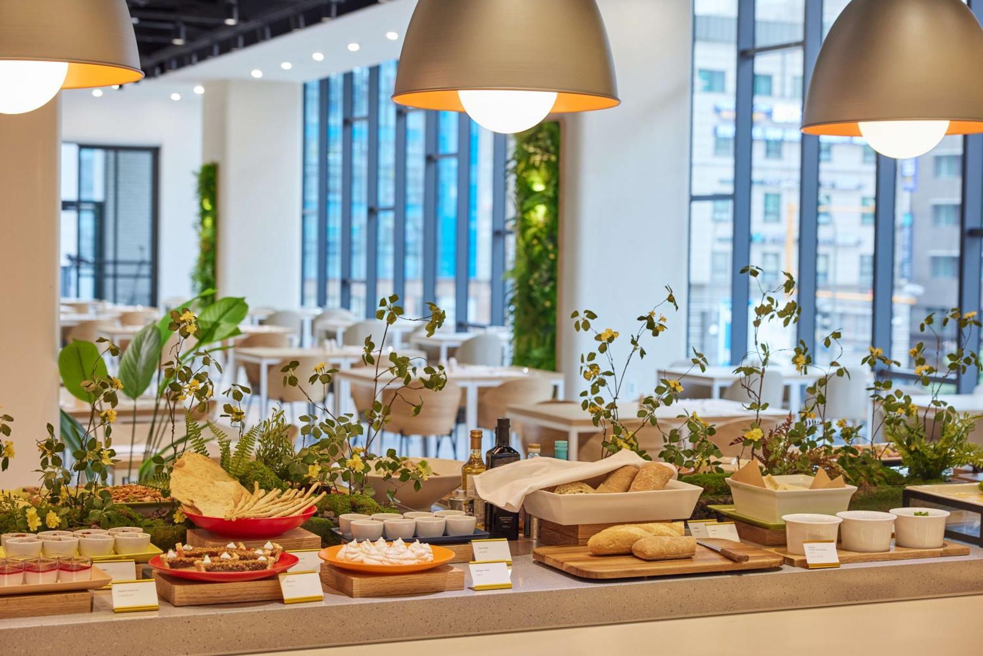 Hotel L7 Myeongdong By Lotte