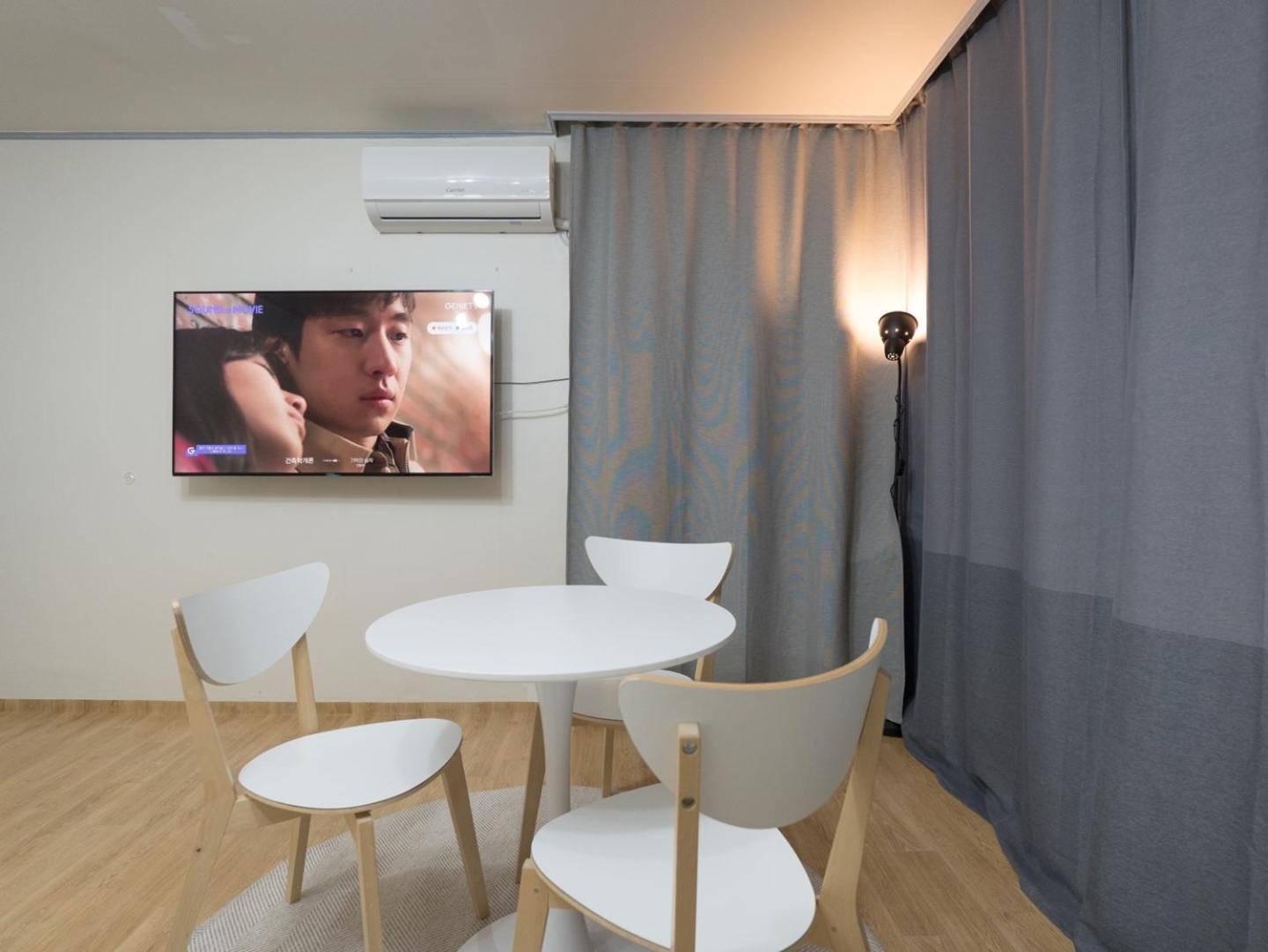 Yanghwa Apartment