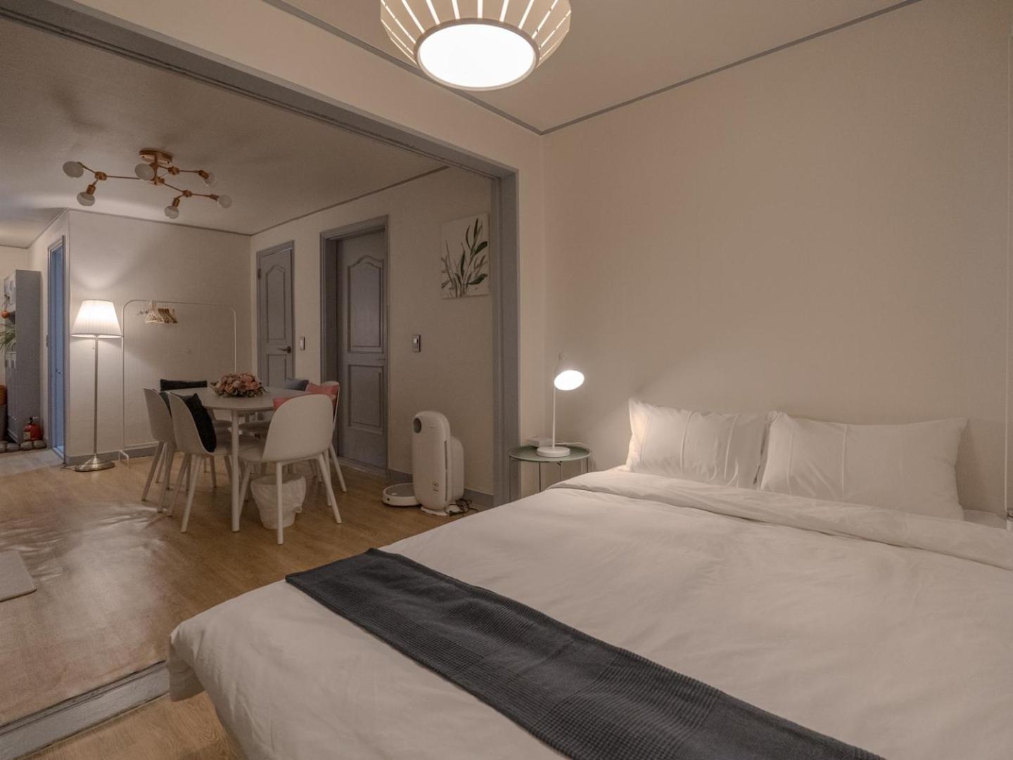 Yanghwa Apartment *