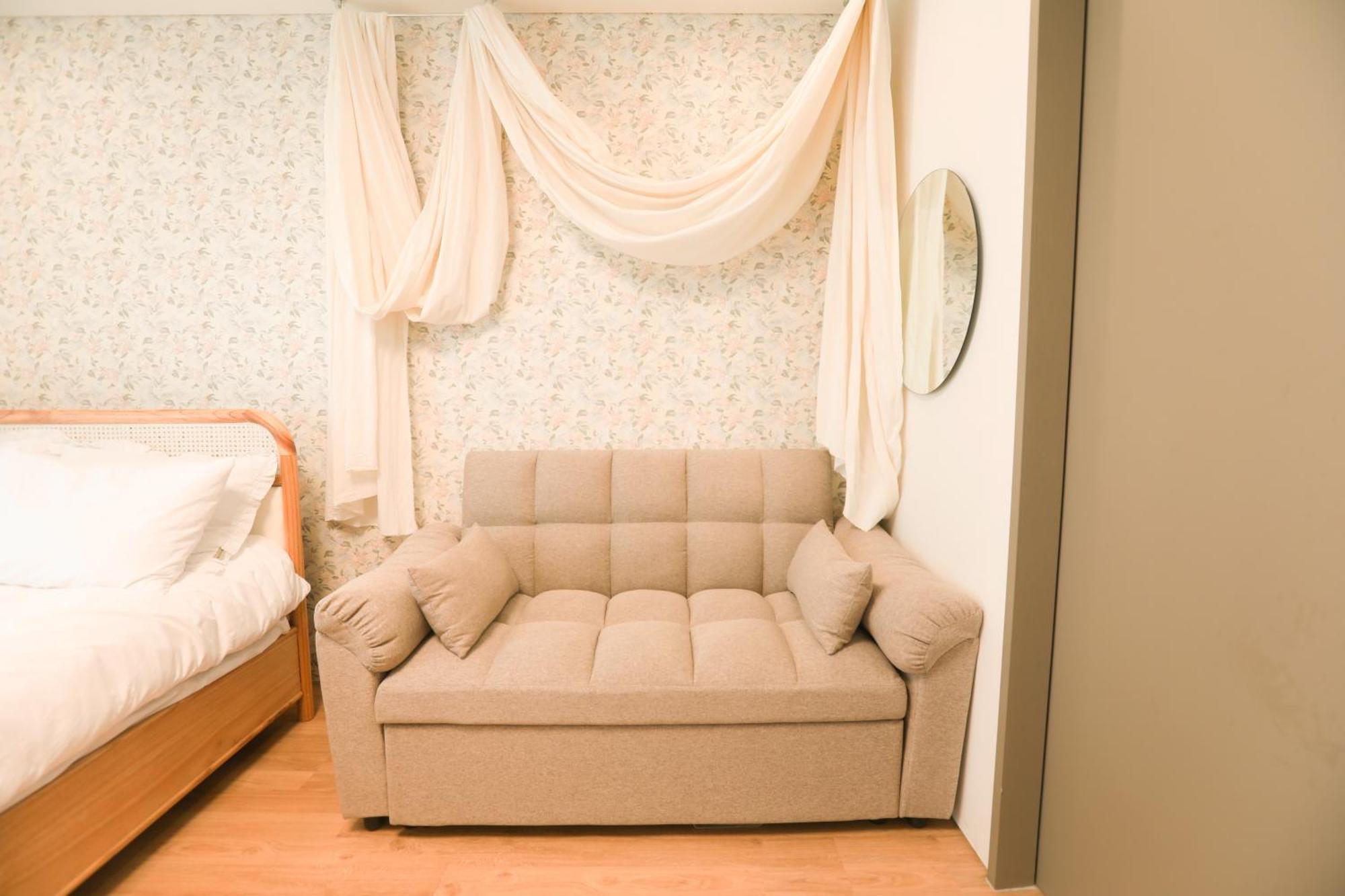 Apartment Wave Family #4 *