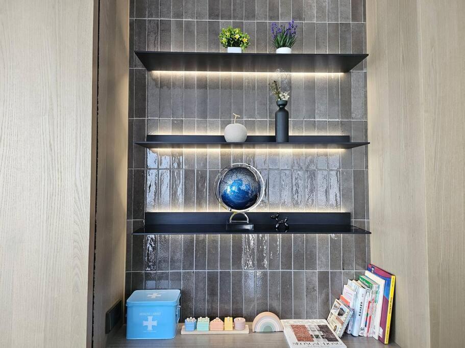 Apartment Modern Luxury In Gangnam With Cityview&wine Seoul