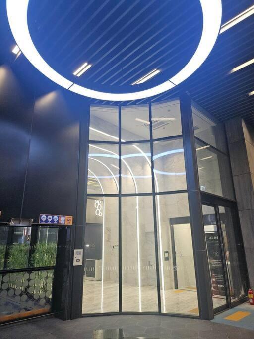 Modern Luxury In Gangnam With Cityview&wine