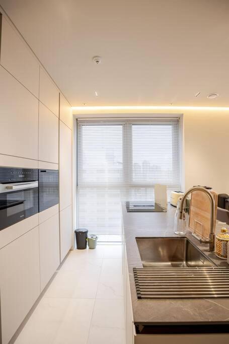 Modern Luxury In Gangnam With Cityview&wine * Seoul
