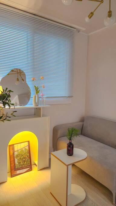 Apartment Hongdae Station House Seogyodong Seoul