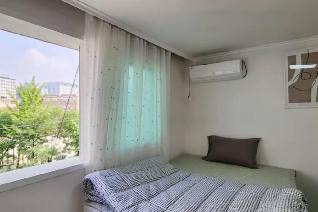 K-17 White Linen House * Seoul