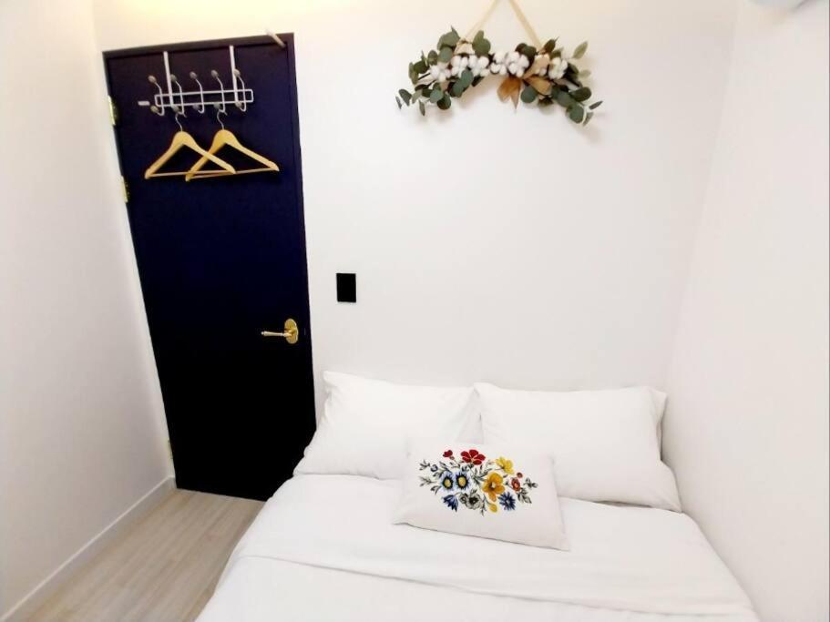 Urban Hongdae Apartment *