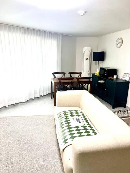 Foreigner Only - Han's House Apartment *