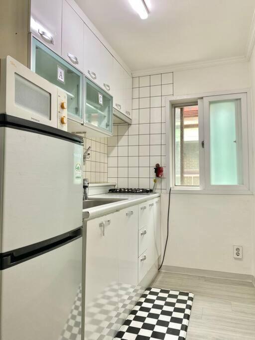 Chic 2-bedroom In Hongdae Apartment *