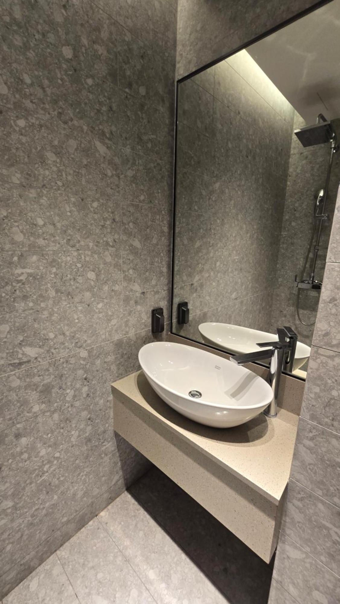 N285hotel Hotel