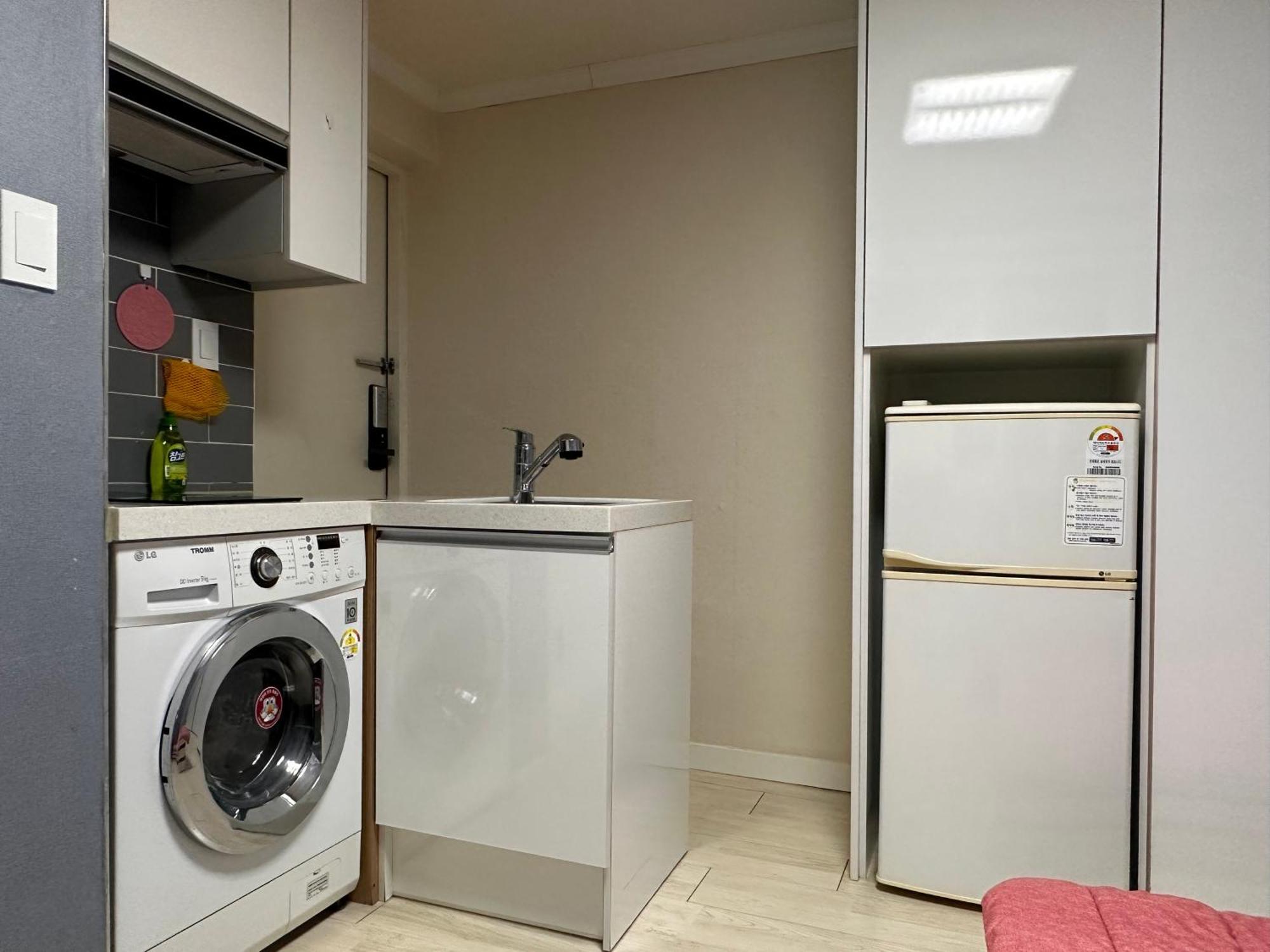 Affordable And Cozy Near Nakseongdae Station Apartment Seoul