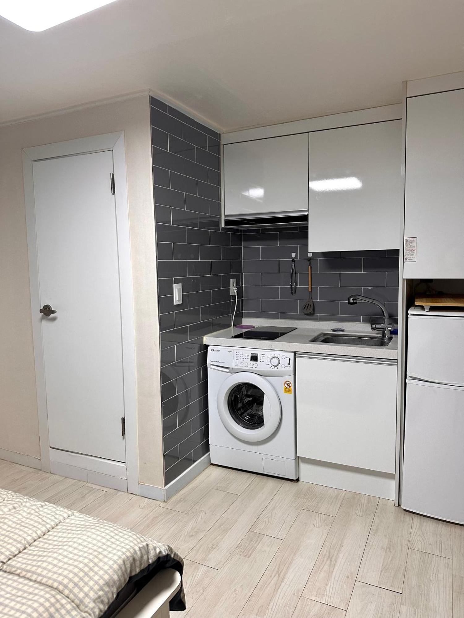 Apartment Affordable And Cozy Near Nakseongdae Station Seoul