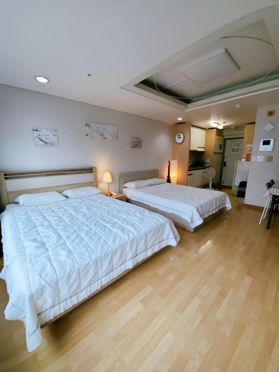 Hongdae Residence-2 1min From Hongik Uni Station Exit #1 Apartment Seoul