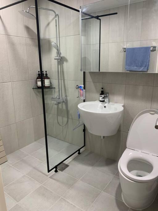 Apartment Dayoff Mode - Comfort 3 2 Bathroom, Complimentary Parking