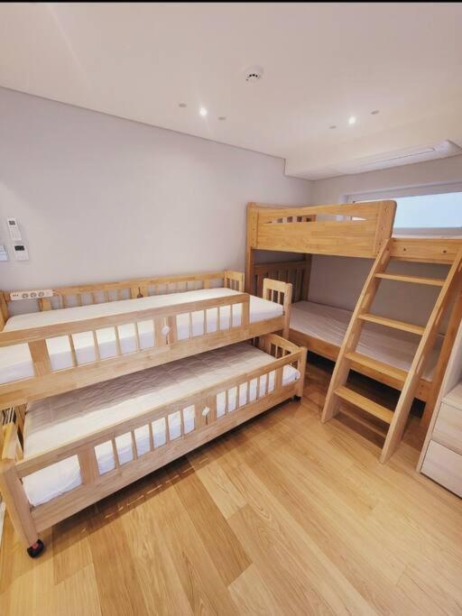 Apartment Palmtree Myeongdong 101 *