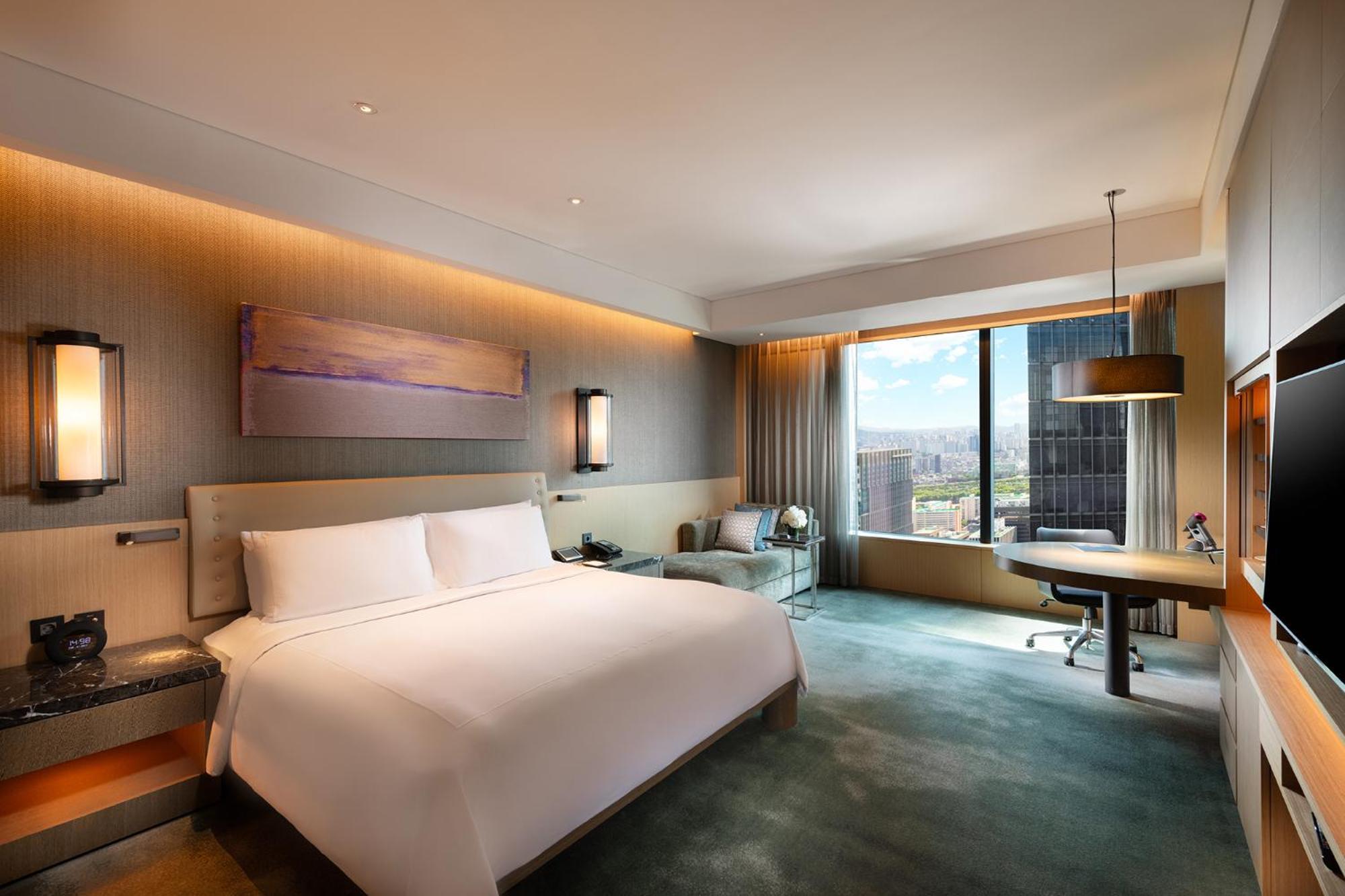 Conrad 5*