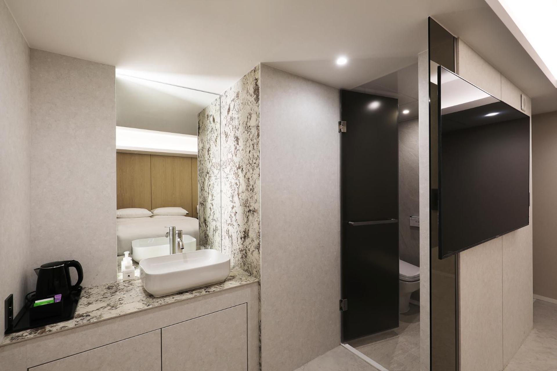 Hotel By The Designers *