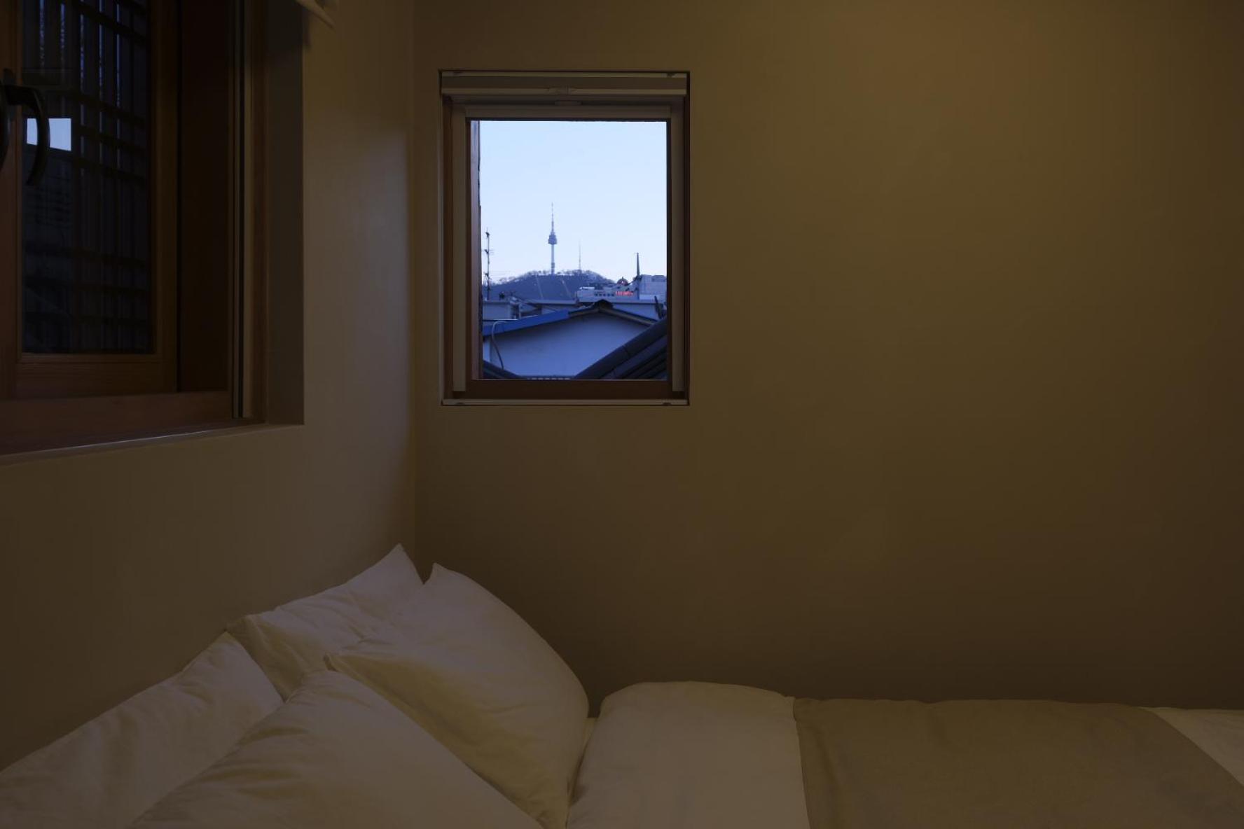 The Korean Traditional Hanok In Downtown For Convenient Public Transportation - Ari Bed & Breakfast *