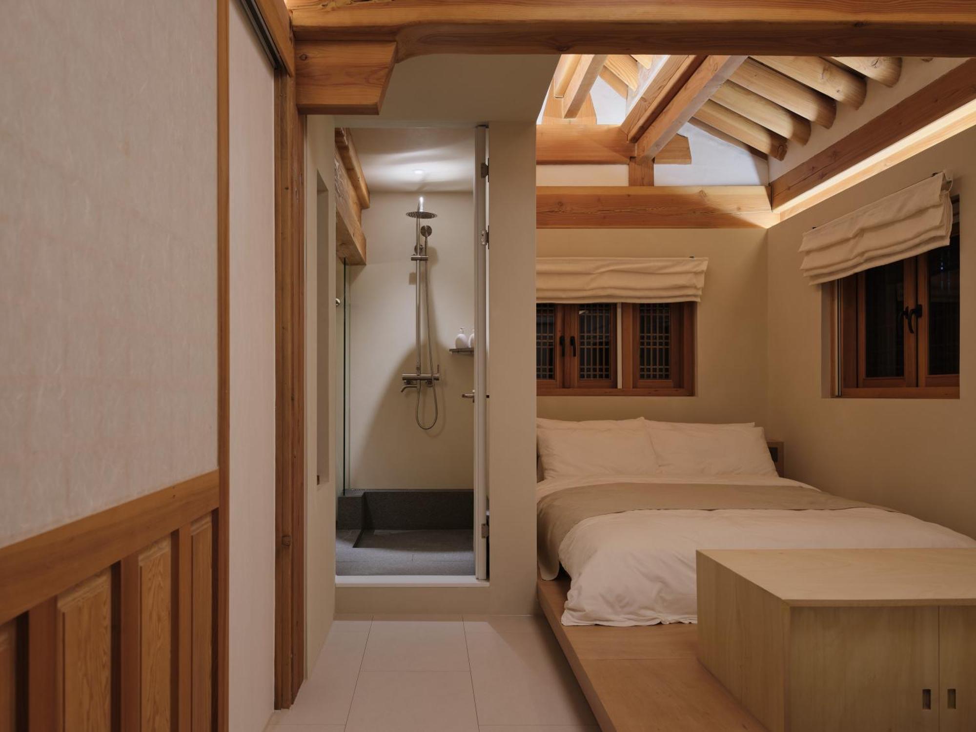 The Korean Traditional Hanok In Downtown For Convenient Public Transportation - Ari Bed & Breakfast