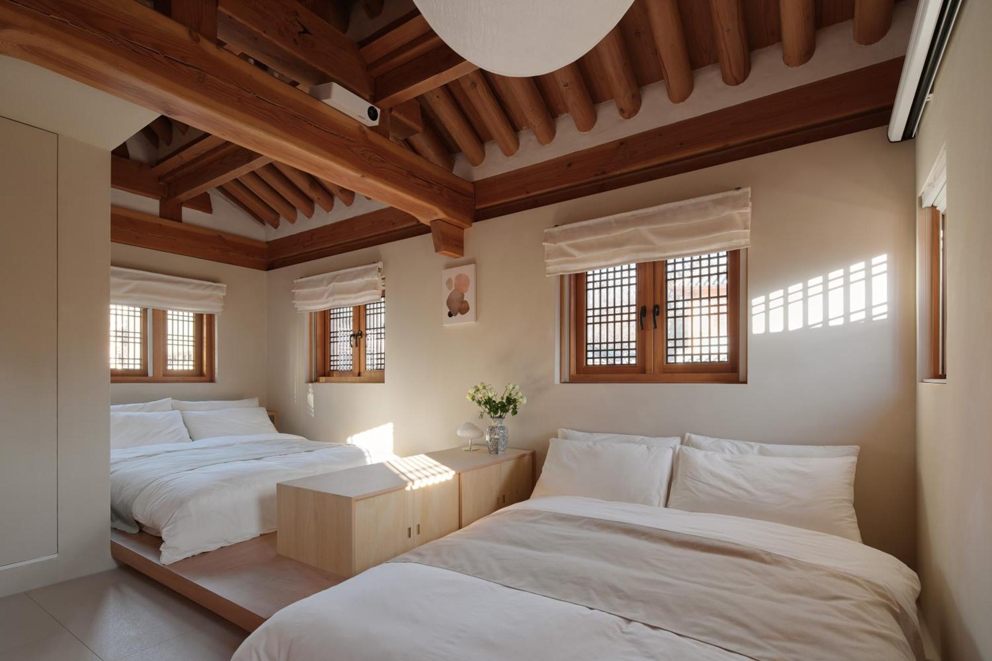 The Korean Traditional Hanok In Downtown For Convenient Public Transportation - Ari Bed & Breakfast