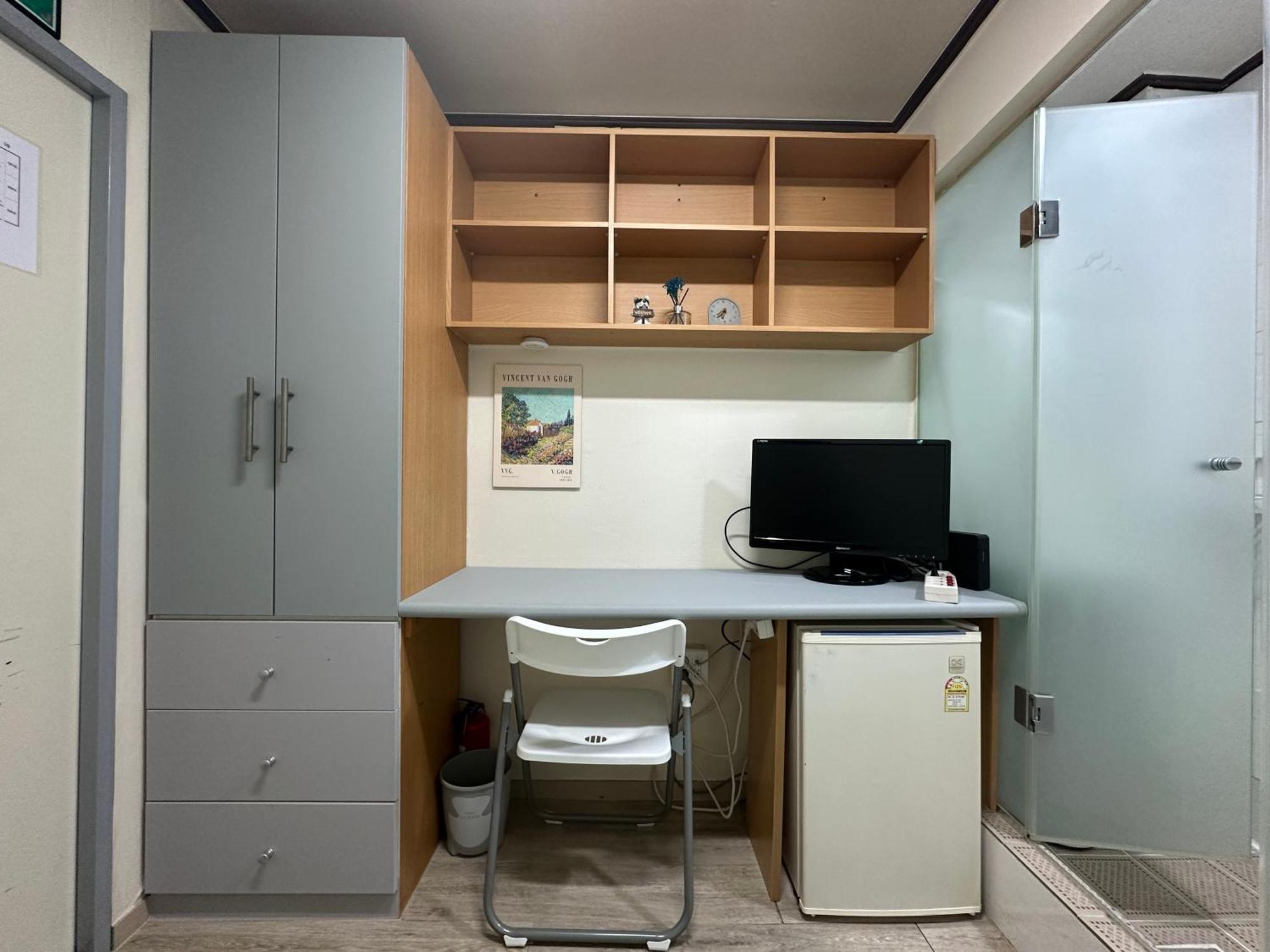 Capsule hotel Sinchon S Seoul