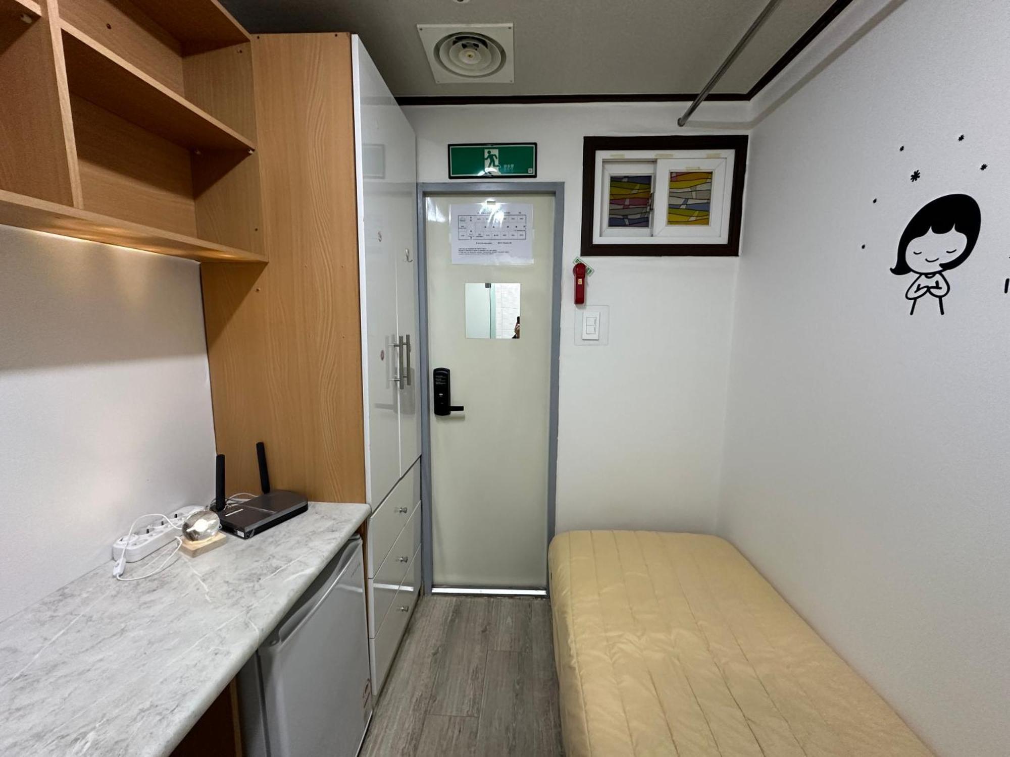 Sinchon S Capsule hotel Seoul