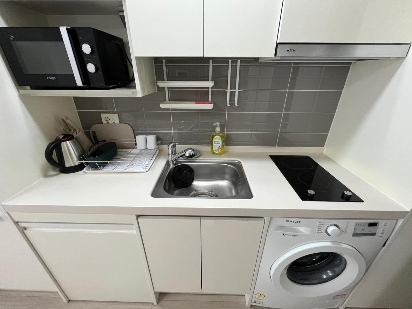 Gangnam House, Just 1 Mins From Sinnonhyeon Stn, 5 Mins From Gangnam Stn Pangsapuri Seoul