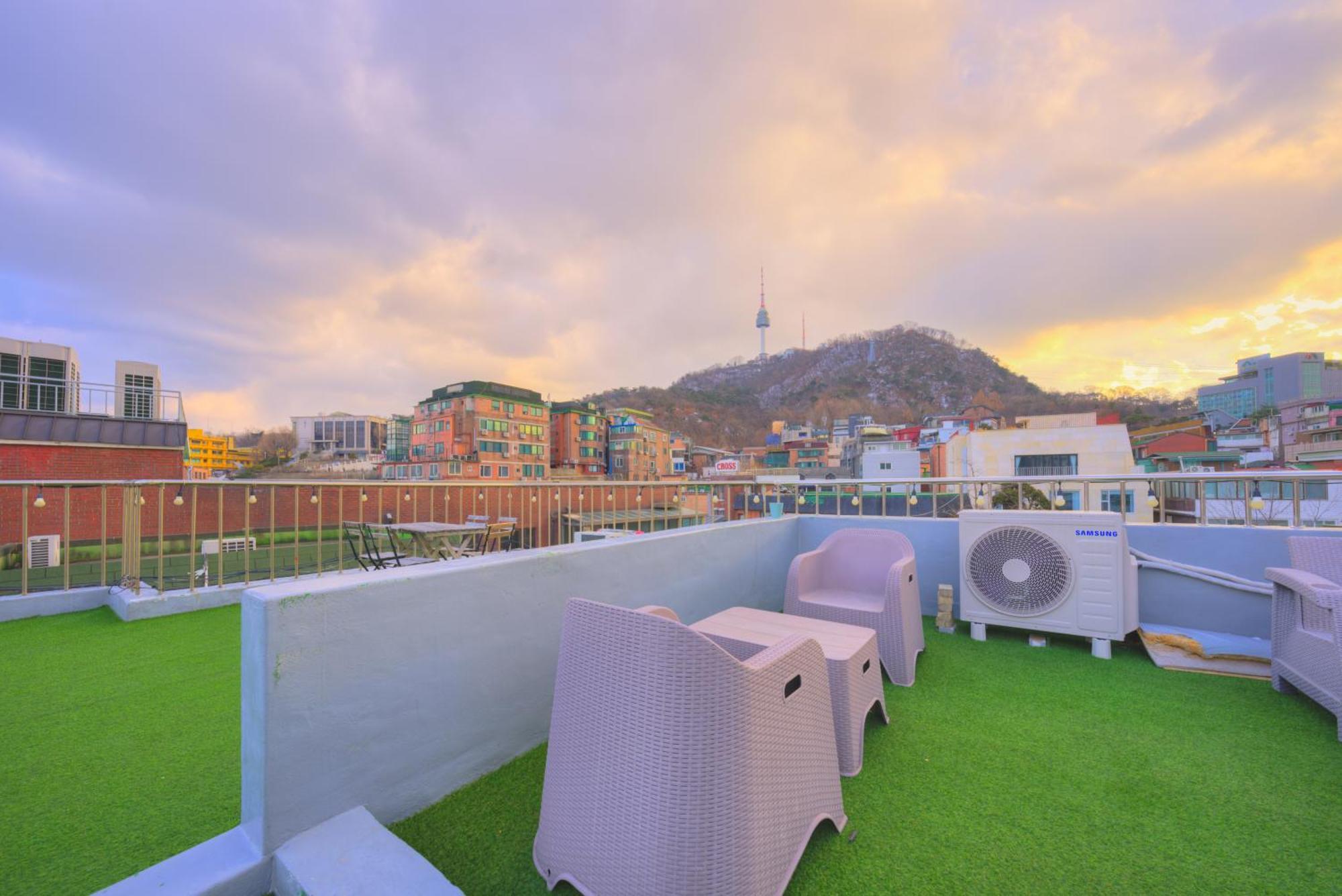 Hostel Cave Myeongdong
