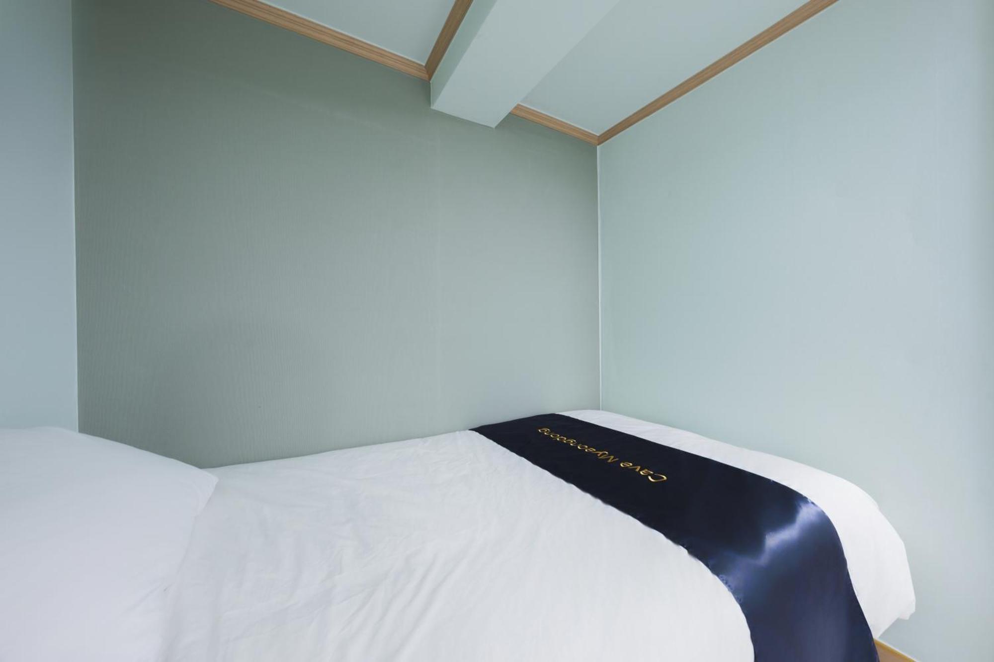 Cave Myeongdong Hostel *