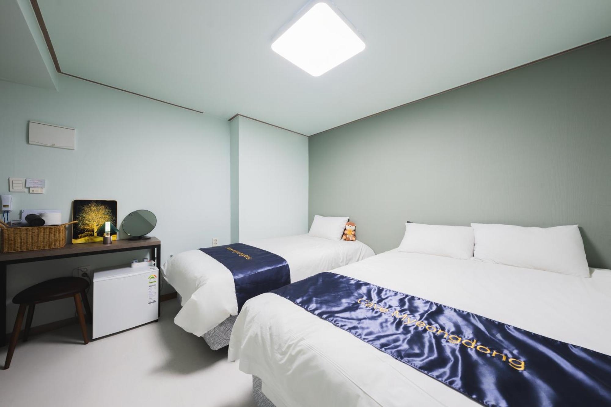 Cave Myeongdong Hostel *