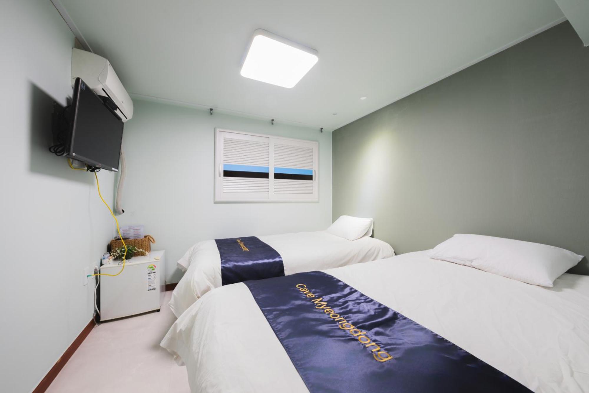 Cave Myeongdong Hostel Seoul