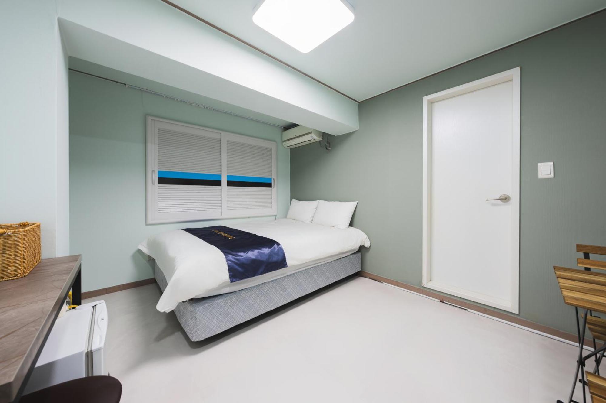 Cave Myeongdong Hostel Seoul