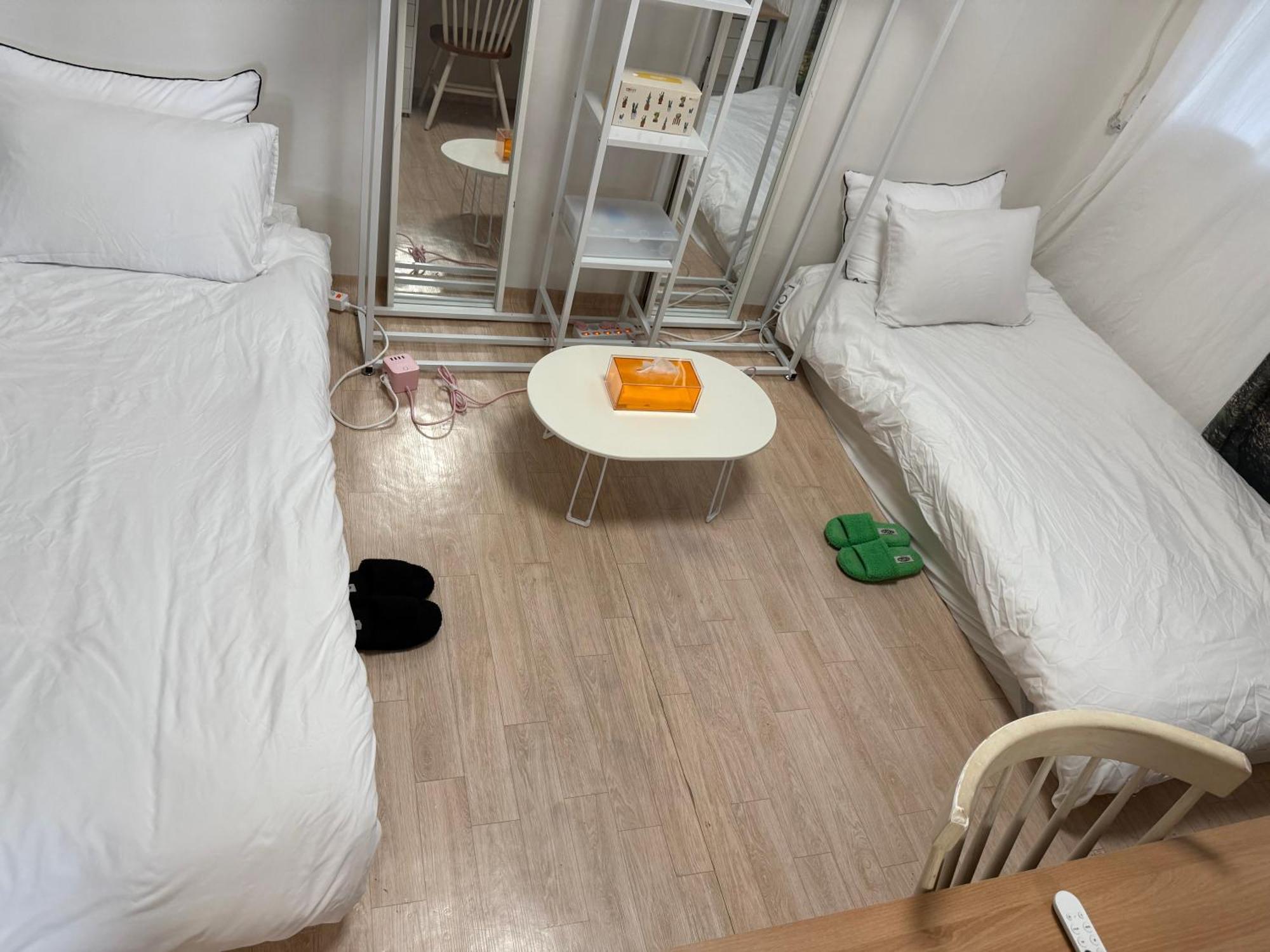 Allie House In Sinchon Apartment Seoul
